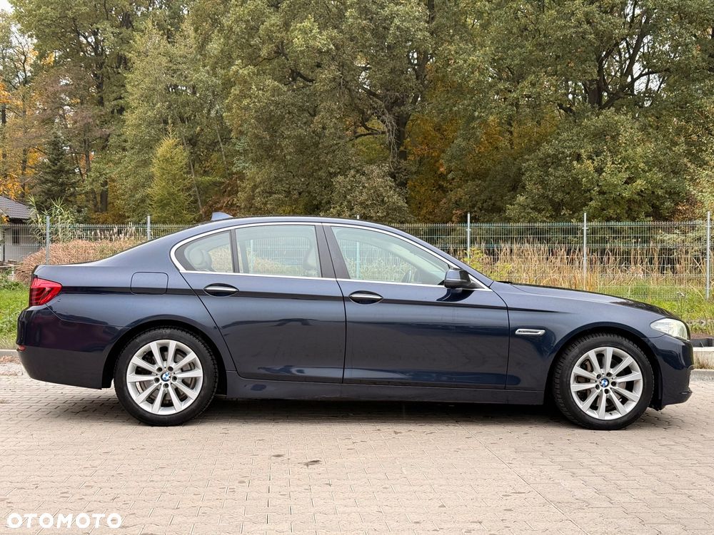 BMW Seria 5 525d xDrive - 6