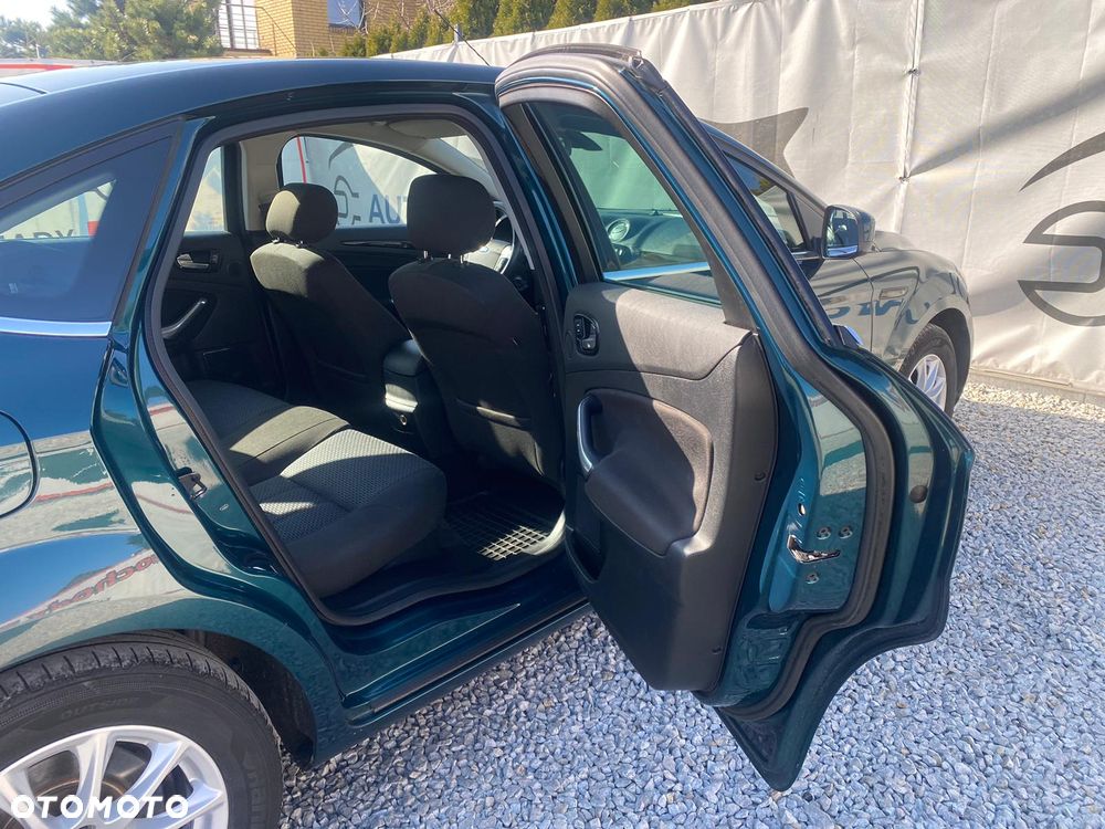 Ford Mondeo 2.0 TDCi Ghia - 37