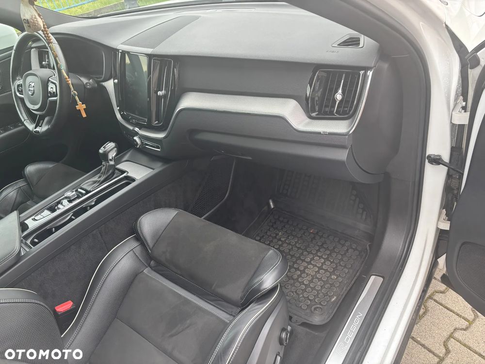 Volvo XC 60 T5 AWD Geartronic RDesign - 18
