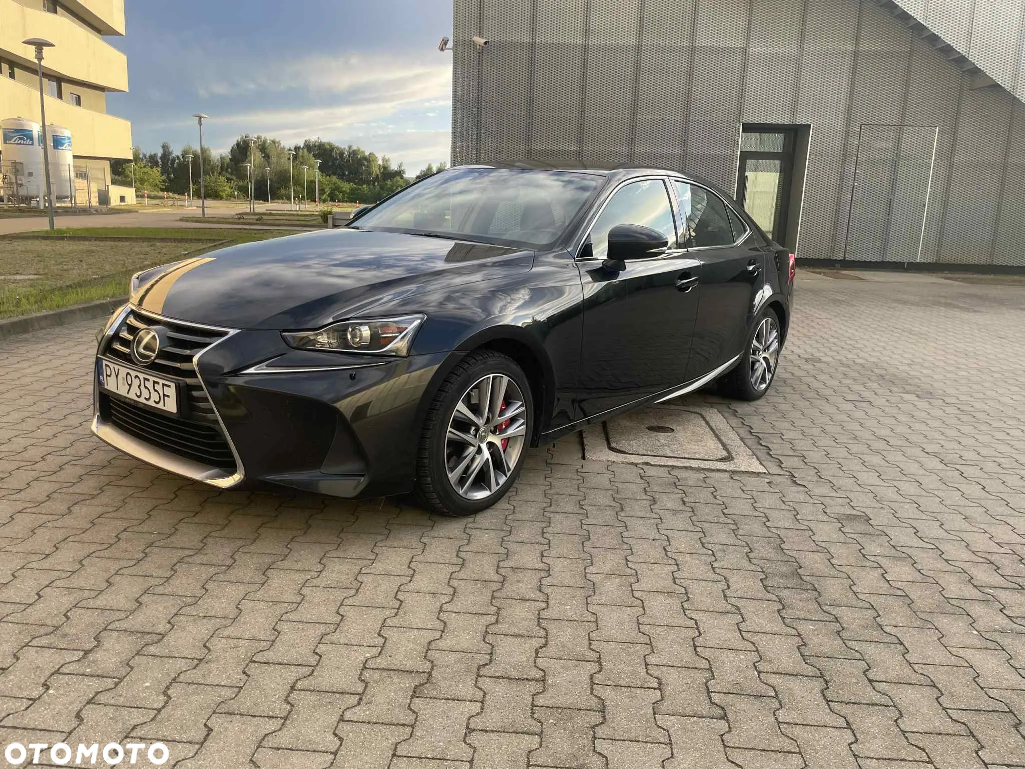 Lexus IS - 12