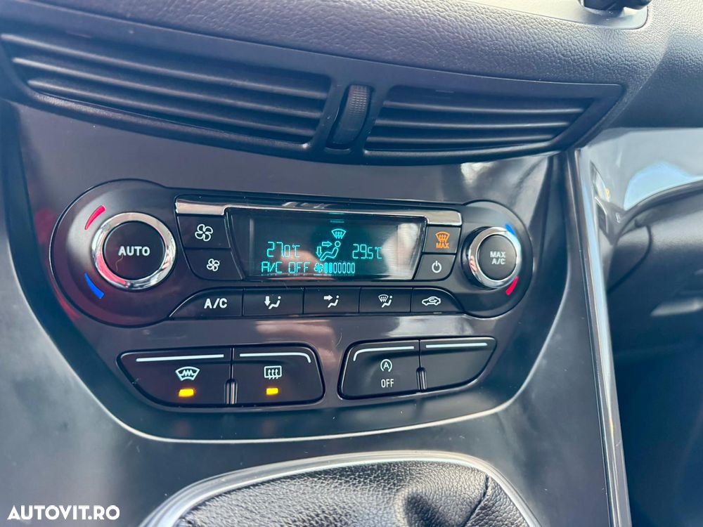 Ford Kuga 2.0 TDCi 2x4 Titanium - 22