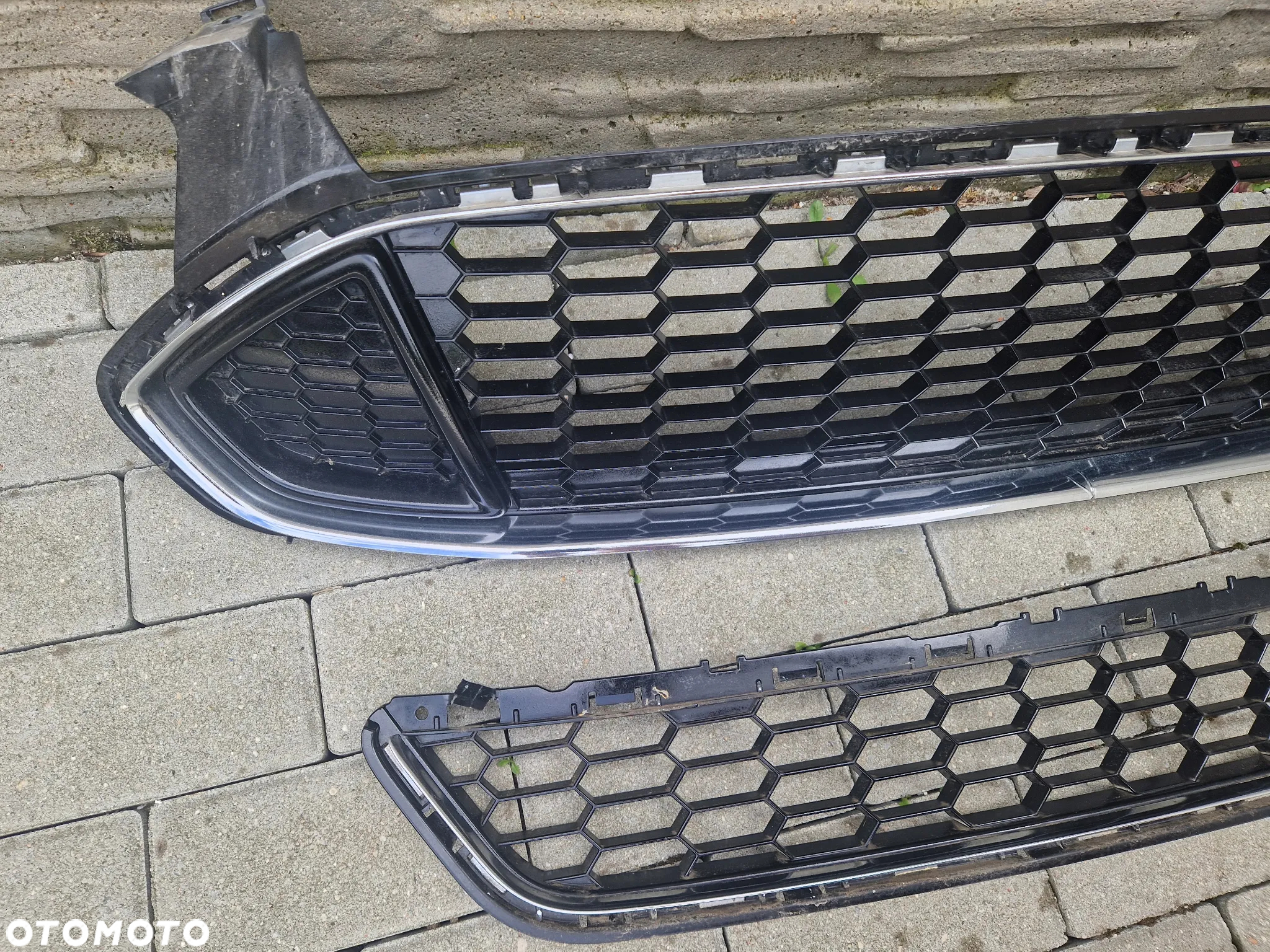 Grill atrapa Ford Mondeo Mk5 Fusion Titanium st - 2