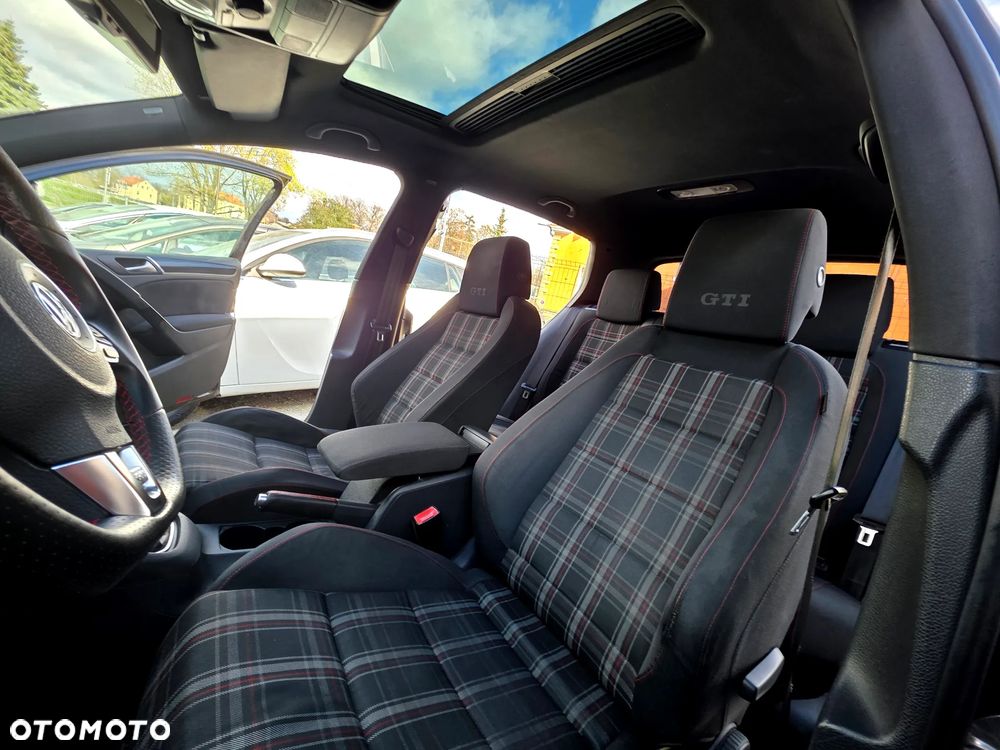 Volkswagen Golf 2.0 GTI - 8