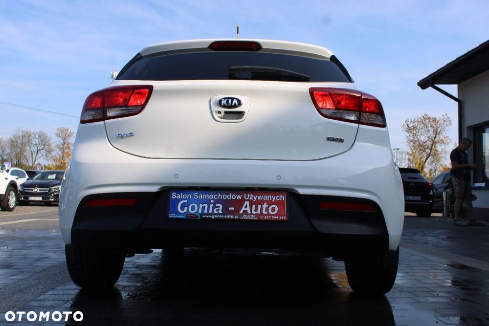 Kia Rio - 16