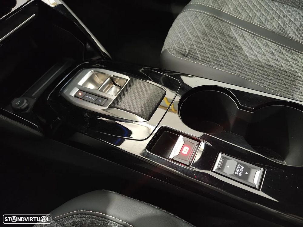 Peugeot e-2008 54 kWh Allure - 17