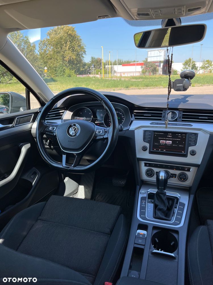 Volkswagen Passat 2.0 TDI (BlueMotion Technology) DSG Comfortline - 9