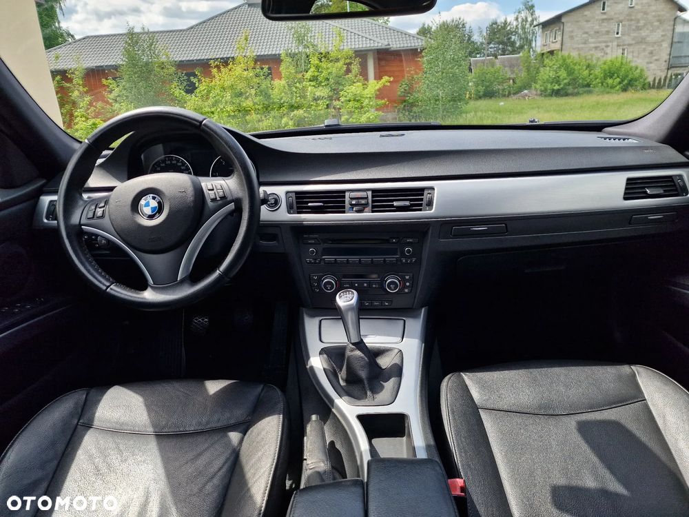 BMW Seria 3 320d xDrive - 10