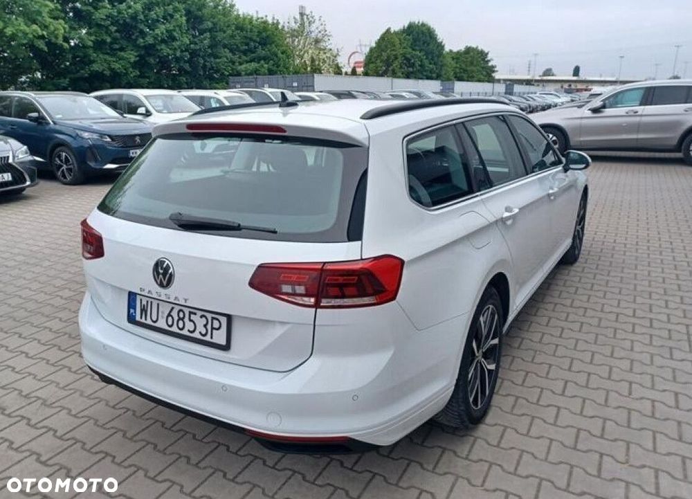 Volkswagen Passat - 4