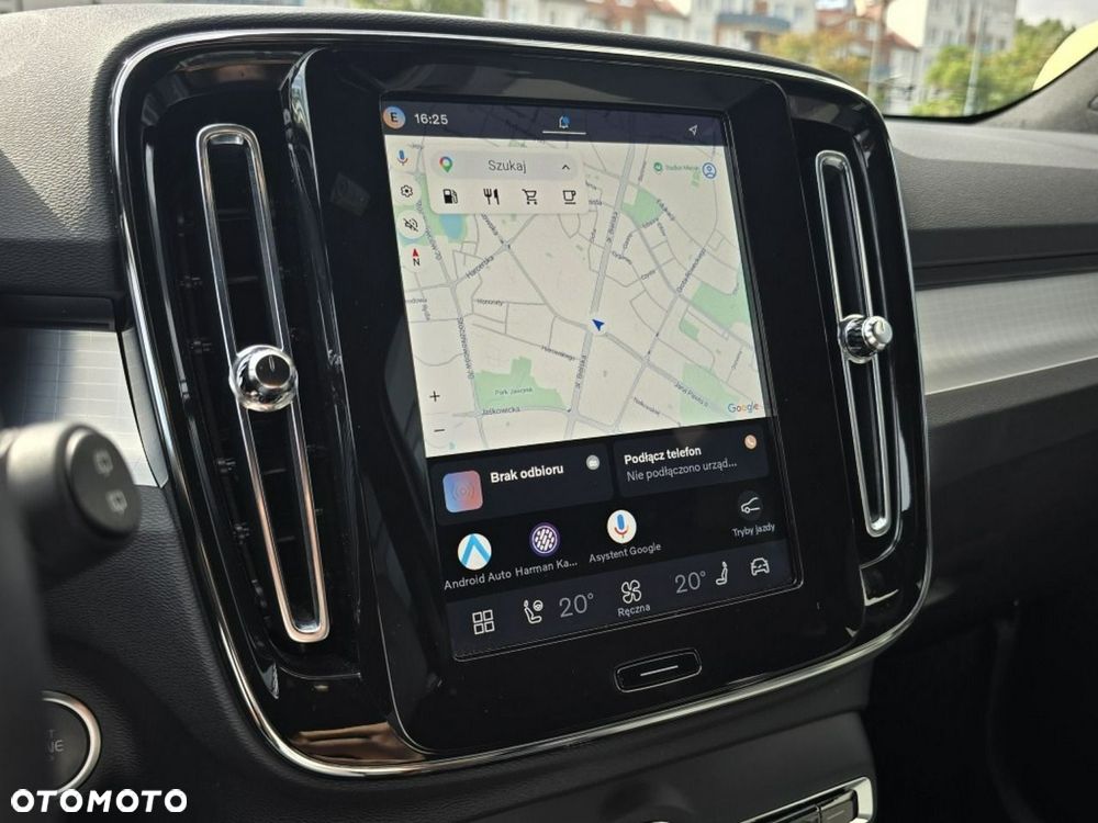 Volvo XC 40 B4 Plus Dark - 14