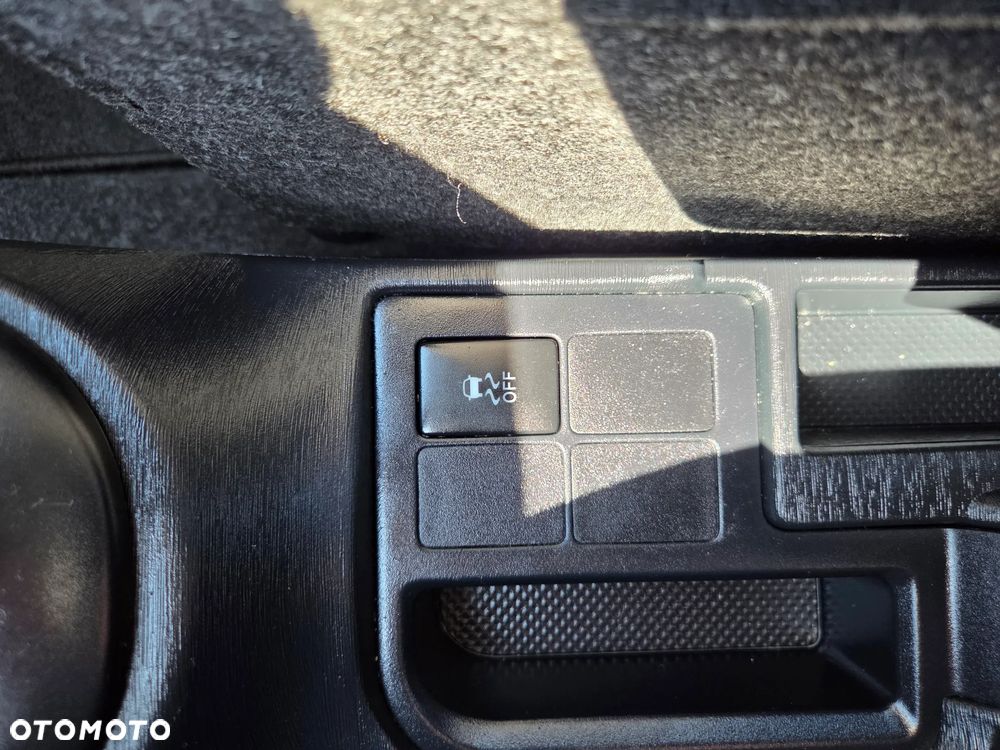 Toyota Yaris 1.0 VVT-i Cool - 27