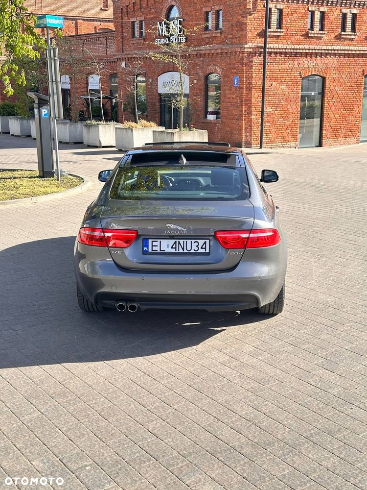 Jaguar XE 20d R-Sport - 9