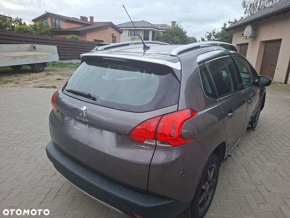 Peugeot 2008 - 6