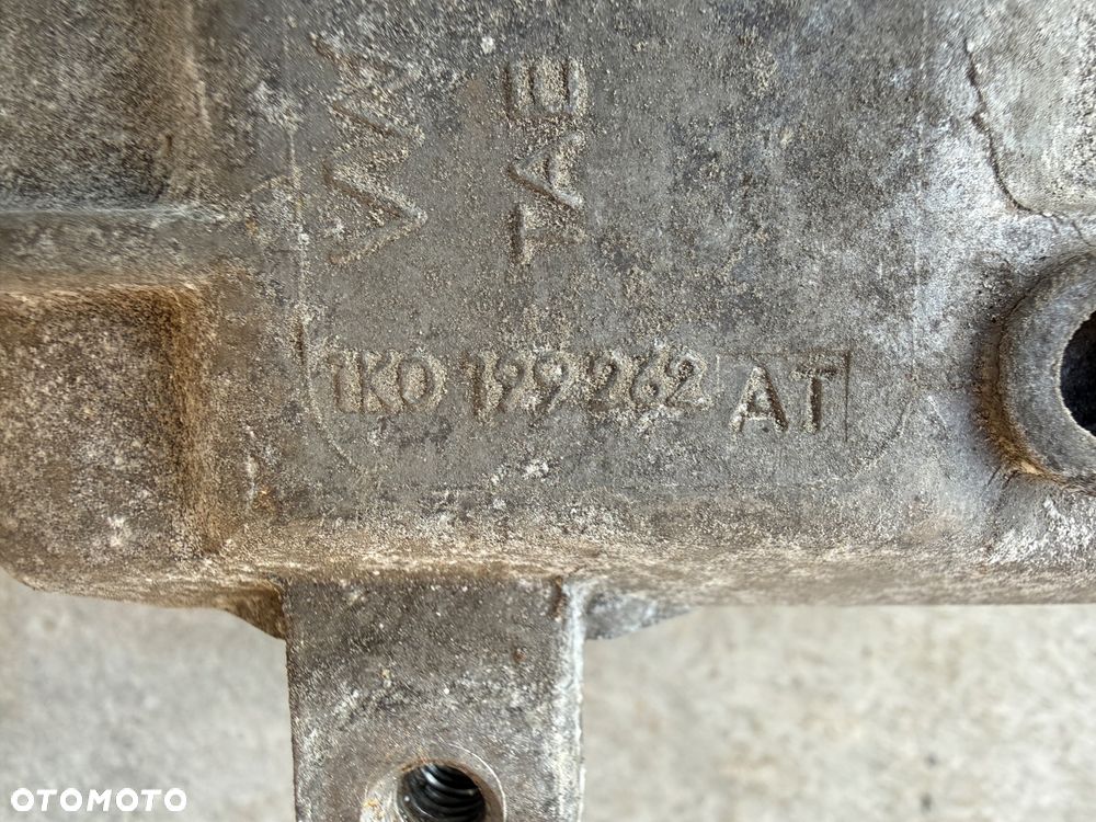 Łapa poduszka silnika VW Touran I Lift 2.0 tdi - 3