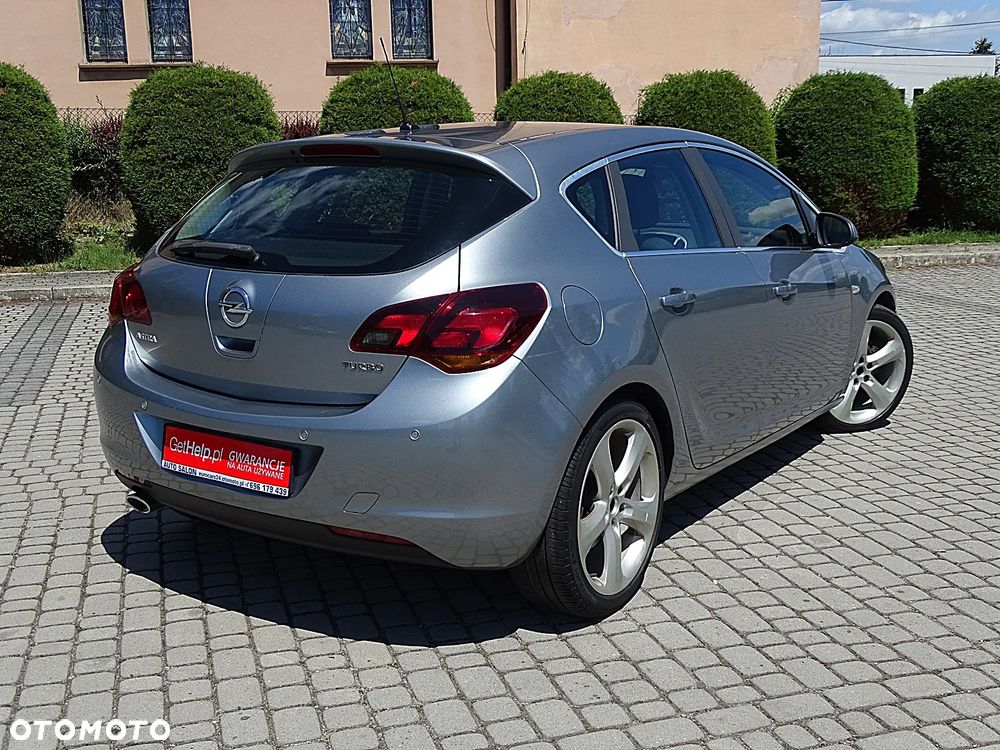 Opel Astra 1.6 Turbo Cosmo - 18