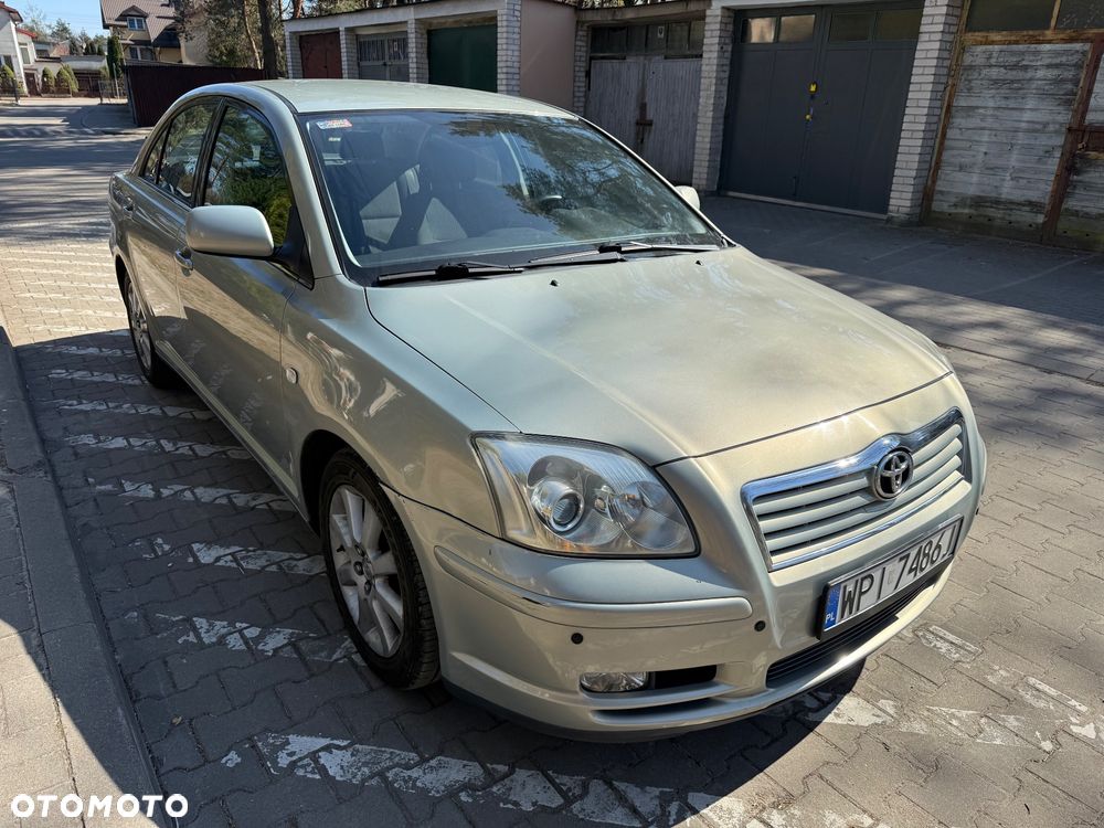 Toyota Avensis 1.8 VVT-i Sol - 2