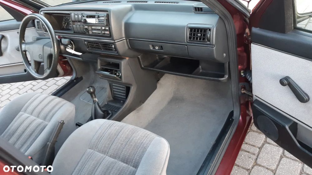 Volkswagen Golf 1.8 GL - 7