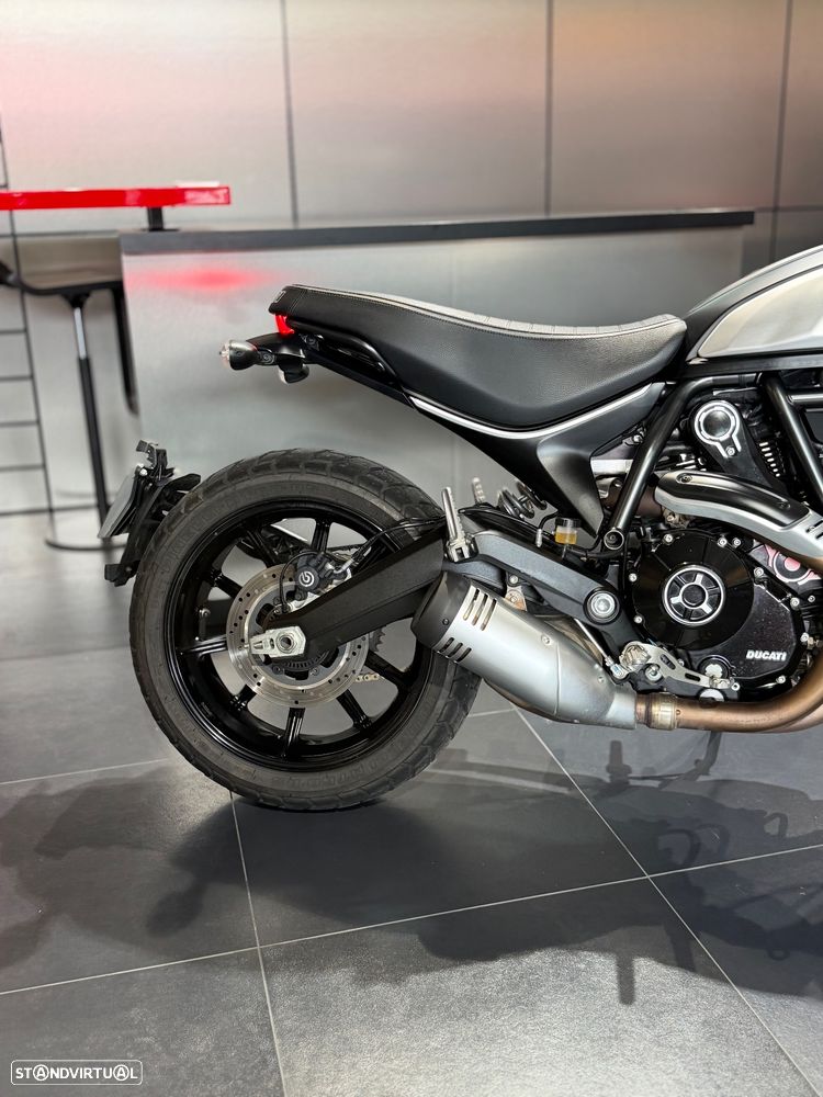 Ducati Scrambler Icon Dark - 4