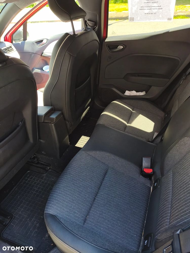 Renault Clio - 10