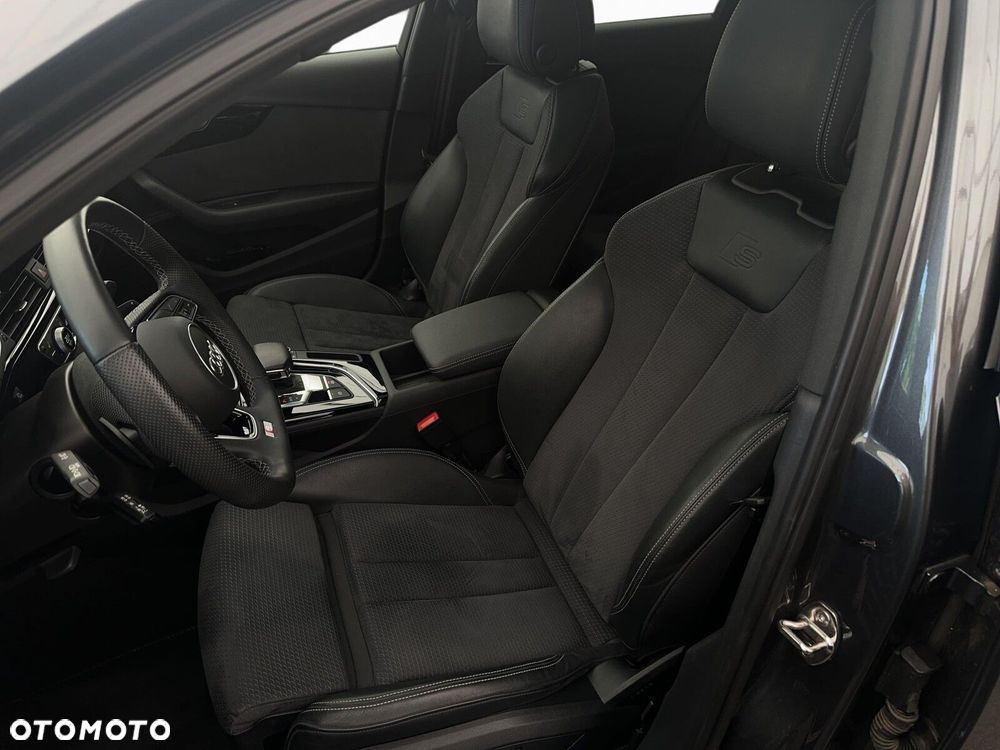 Audi A4 Limousine - 31