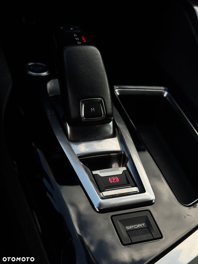 Peugeot 5008 1.5 BlueHDi Allure S&S EAT8 - 17