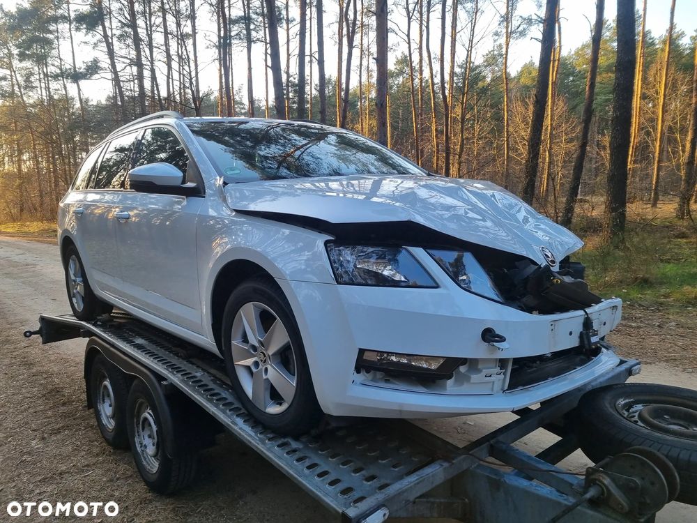 Skoda Octavia 1.6 TDI Premium Edition - 17