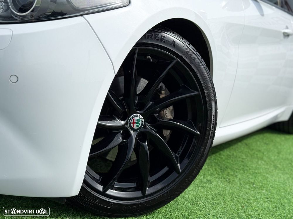 Alfa Romeo Giulia 2.2 D Super AT8 - 5