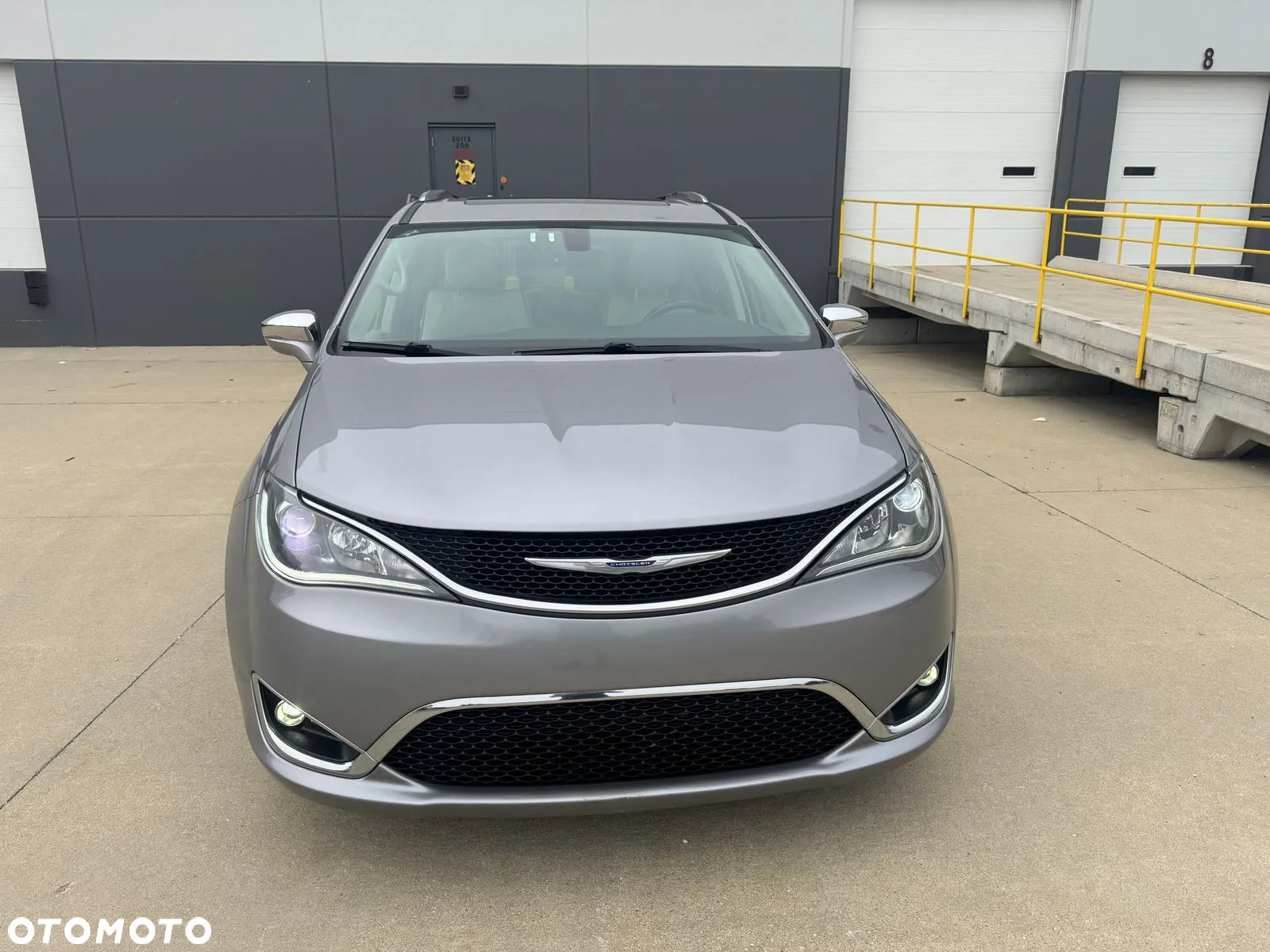 Chrysler Pacifica - 2