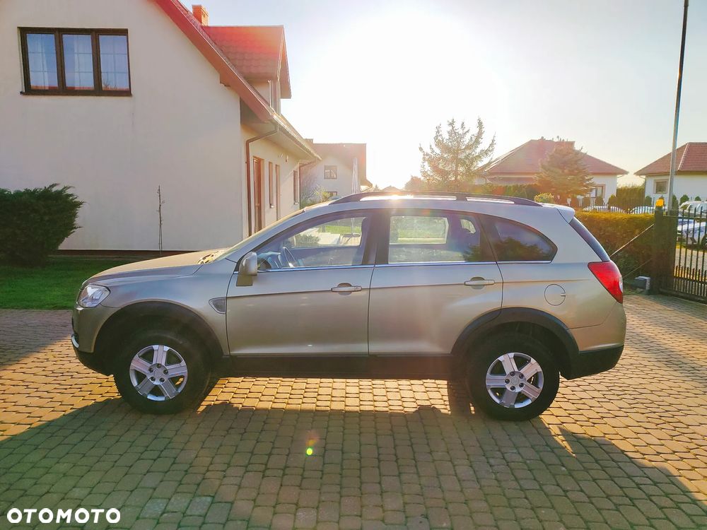 Chevrolet Captiva 2.4 2WD 7 Sitzer LS - 9