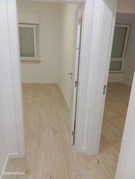 Apartamento T2 Muito Central Sacavém - Grande imagem: 3/12