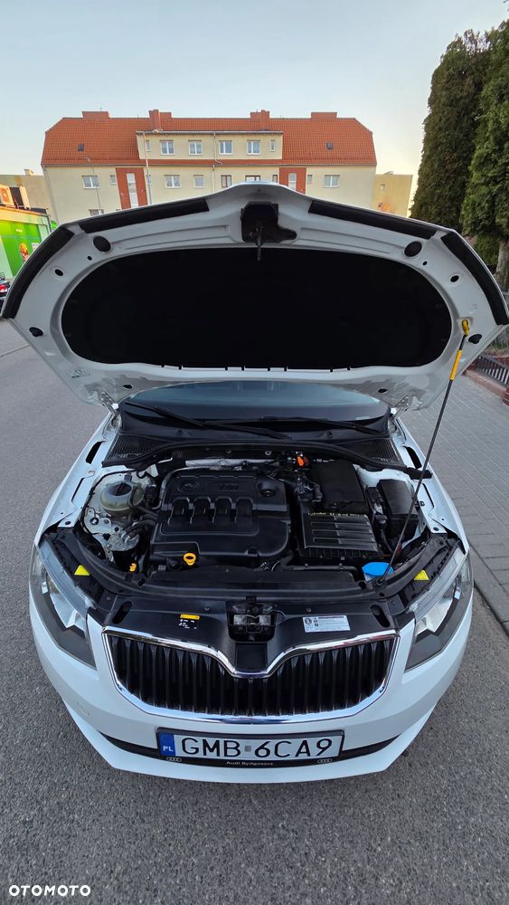 Skoda Octavia 1.6 TDI DPF DSG Elegance - 35