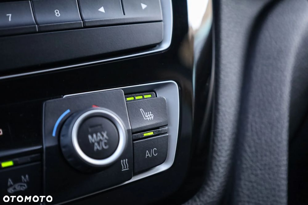 BMW Seria 3 318i - 26