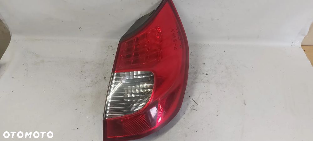 .  TYL TYLNA PRAWA LAMPA RENAULT SCENIC 2 LIFT - 1