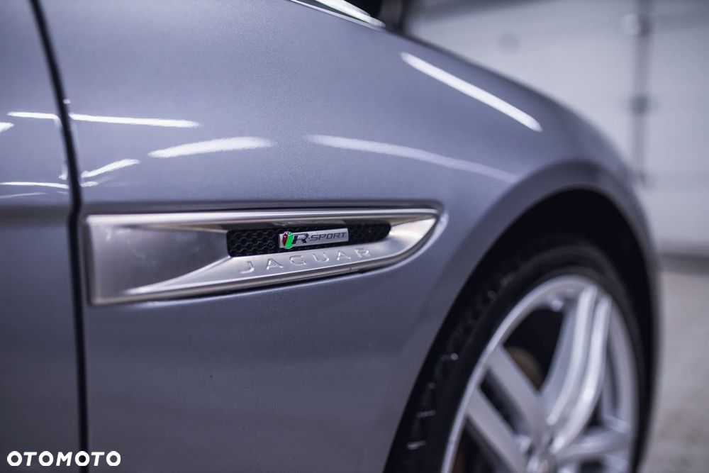 Jaguar XF 2.0 i4D AWD R-Sport - 15