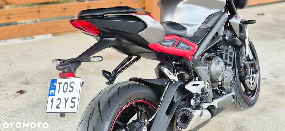 Triumph Street Triple - 10