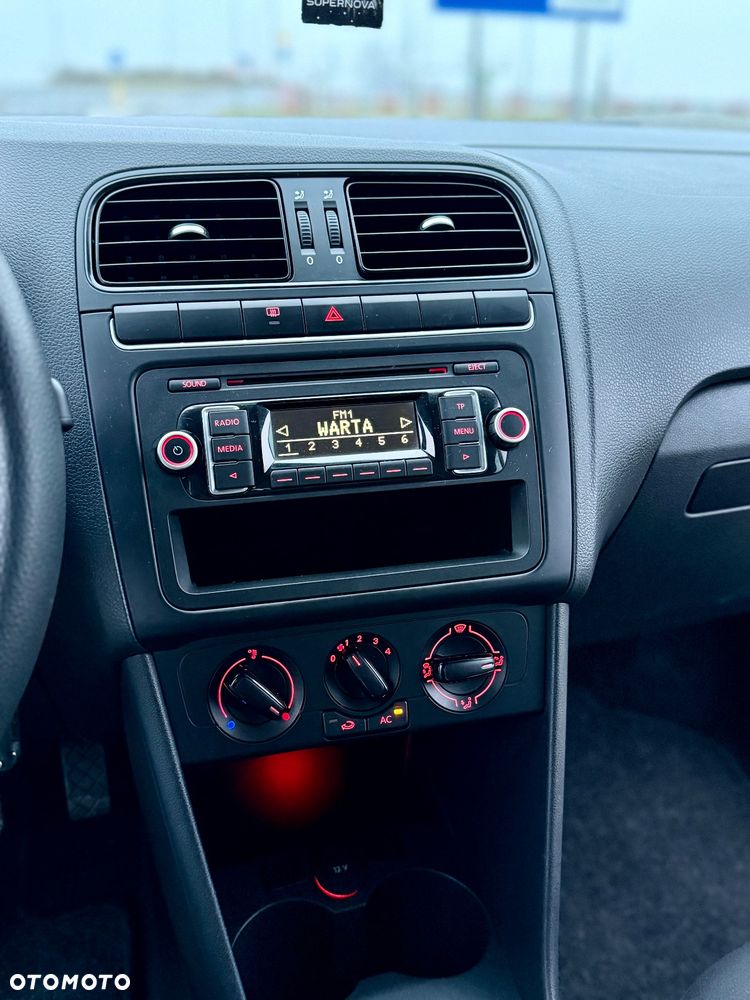 Volkswagen Polo 1.2 Life - 12