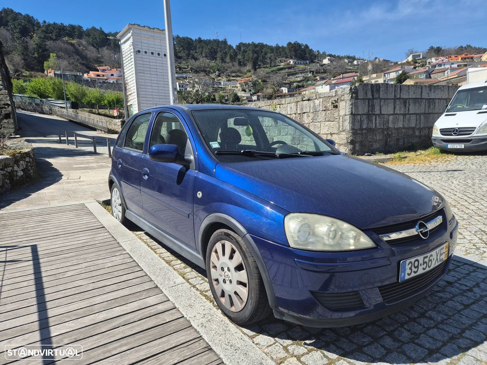 Opel Corsa 1.2 16V Confort - 2