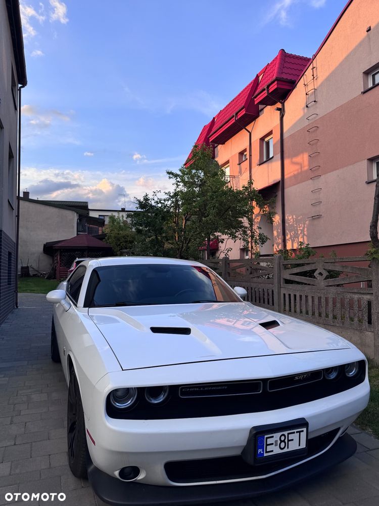 Dodge Challenger - 18