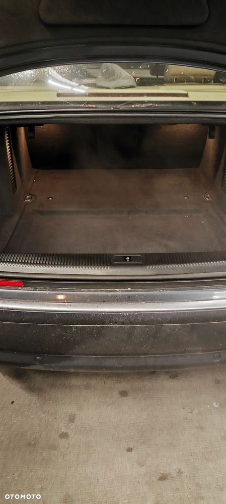 Audi A8 4.2 Quattro - 30