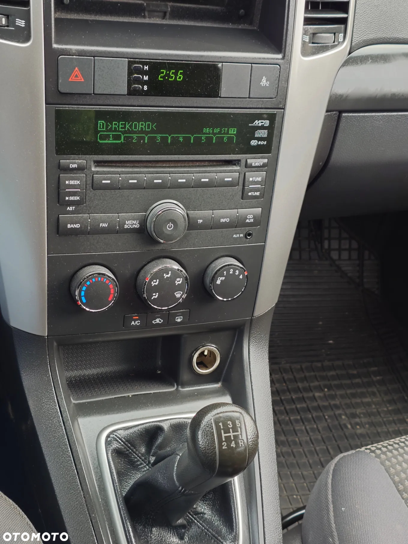 Chevrolet Captiva 2.4 LS - 20