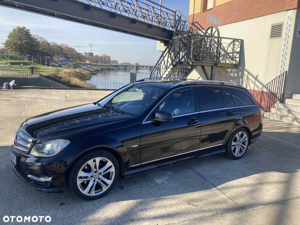 Mercedes-Benz Klasa C 180 CGI BlueEff Avantgarde - 3