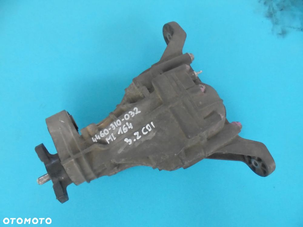 MERCEDES ML W164 MOST DYFER TYL 320 CDI V6 - 1