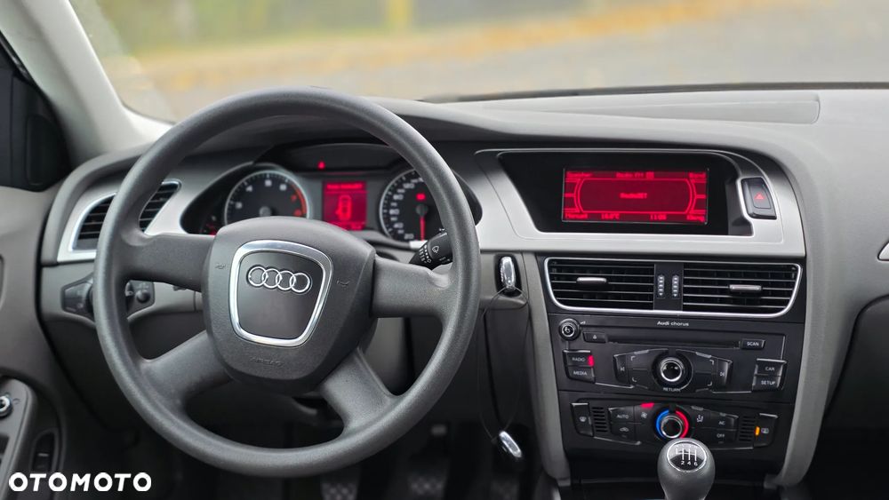 Audi A4 Limousine - 16