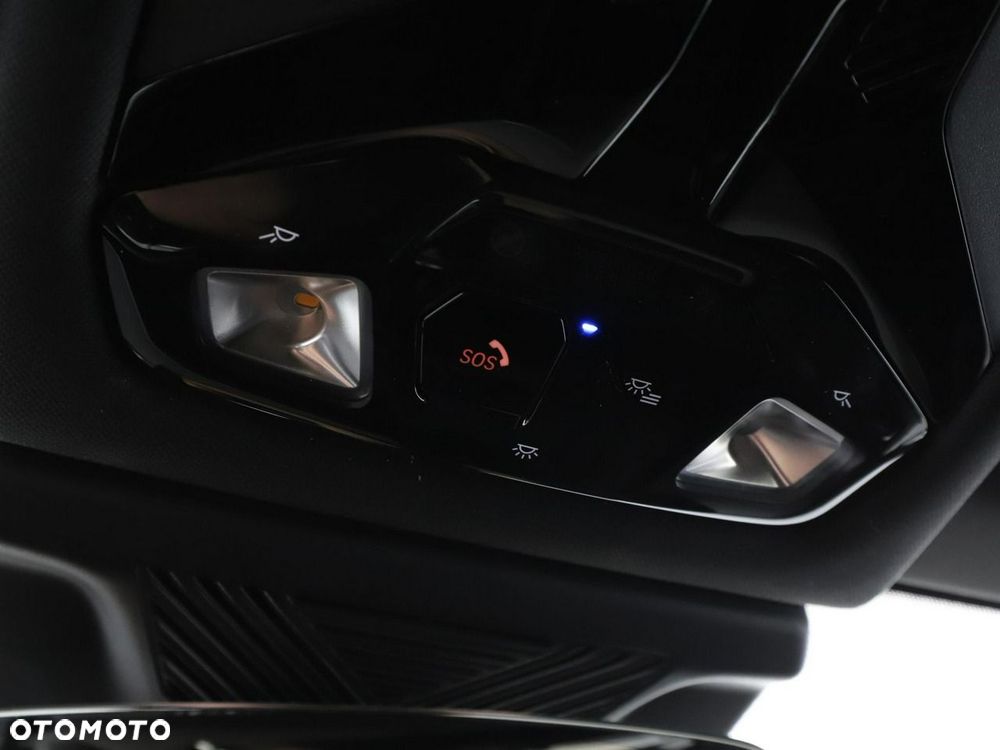 BMW Seria 1 120 mHEV - 39