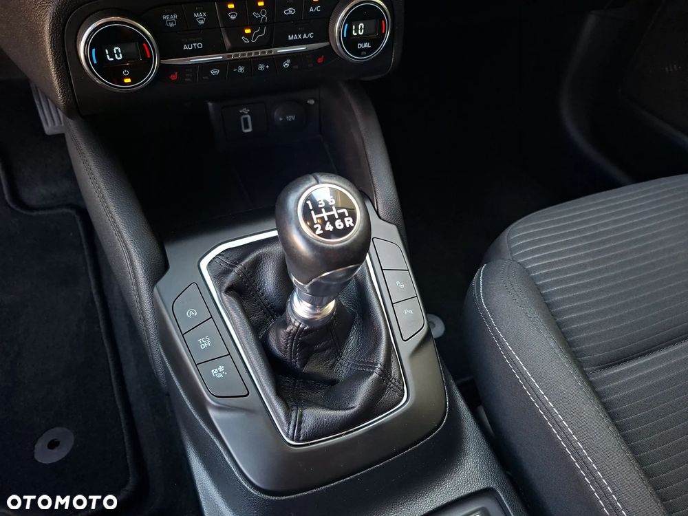 Ford Focus 1.0 EcoBoost Titanium - 25