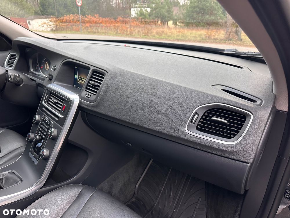 Volvo V60 D3 Momentum - 21