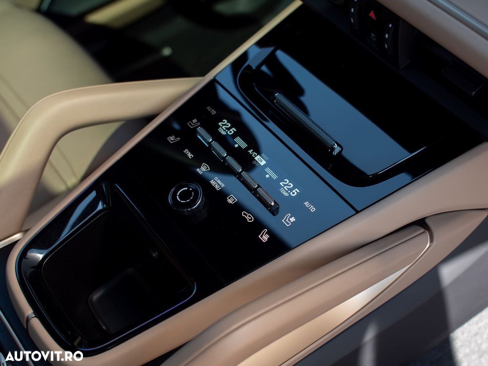 Porsche Cayenne - 23