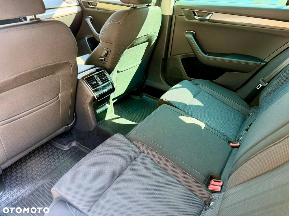 Skoda Superb 2.0 TDI SCR 4x4 Style DSG - 29