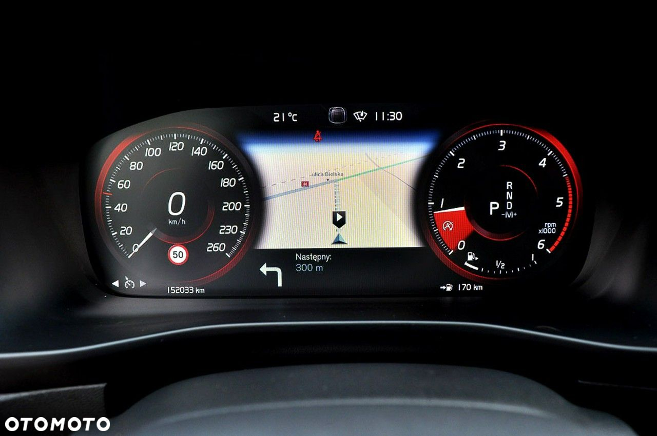 Volvo XC 40 D3 AWD Momentum - 22