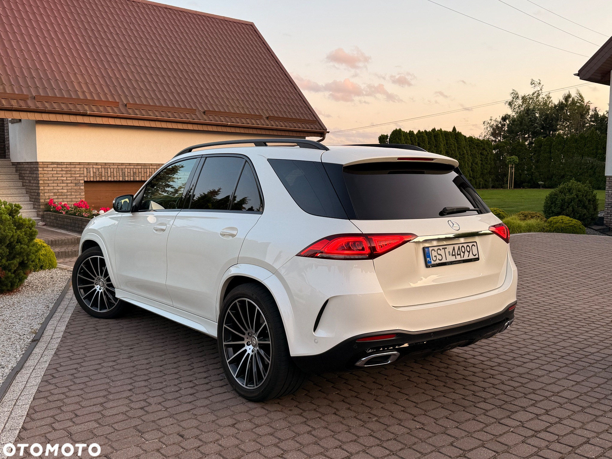 Mercedes-Benz GLE 300 d 4Matic 9G-TRONIC AMG Line - 4