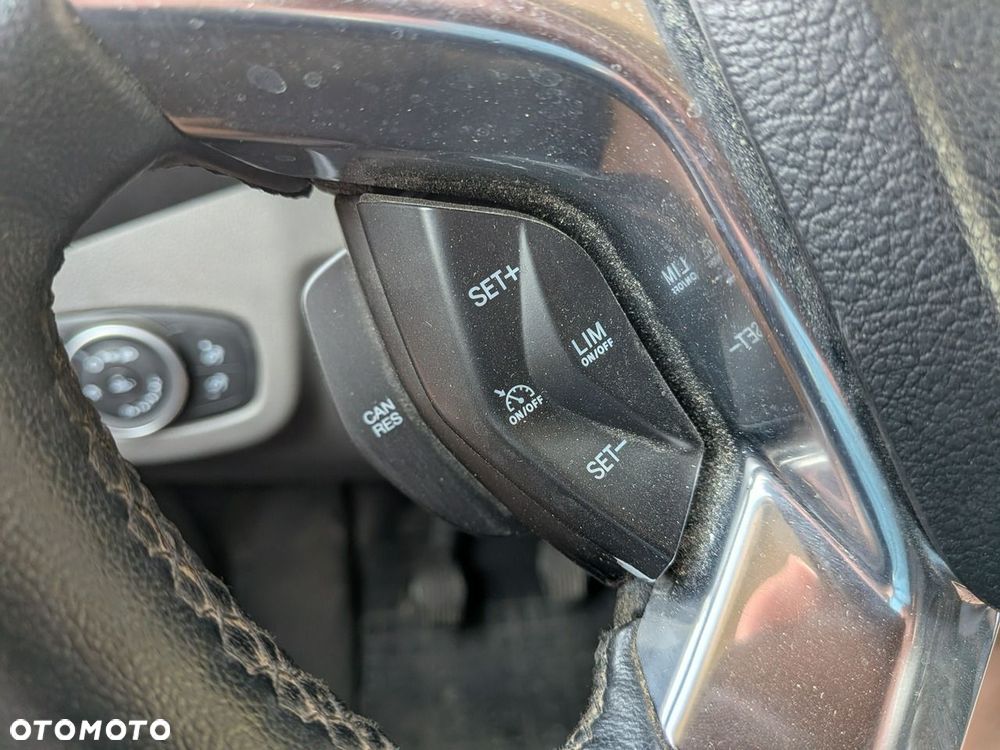 Ford Transit Connect - 17